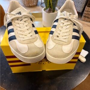 Gucci Men's Sneakers in White and Navy